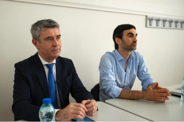 José Luís Carneiro e Tiago Barbosa Ribeiro na Escola Secundária Alexandre Herculano