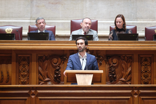 Pensões reduzidas pela direita serão corrigidas