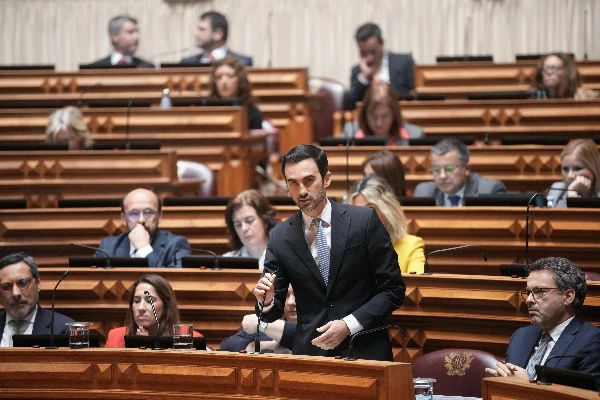 Tiago Barbosa Ribeiro critica «política de remendos» do Governo para os pensionistas (vídeo)